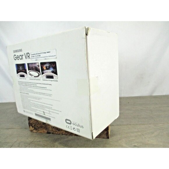 Samsung Gear VR Virtual Reality Headset - SM-R323NBKAXAR NEW SEALED - Picture 8 of 9